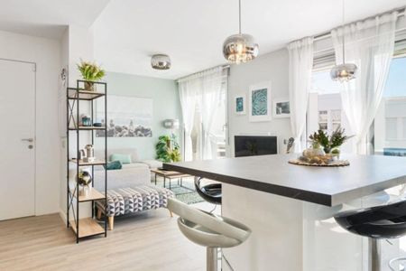 2 bedroom luxury penthouse for rent in Estepona, Spain - Photo 3