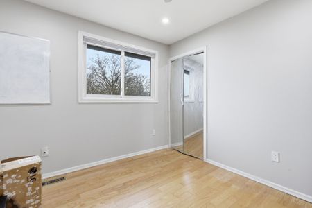 For Lease - 536 Lisbon Court, Oshawa, Ontario - Photo 5