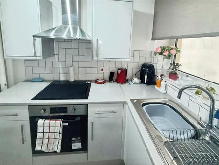 1 bedroom flat to rent - Photo 4
