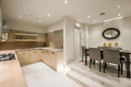 3 bedroom flat to rent - Photo 2