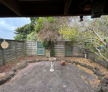 Spacious Family Home in Prime Court Location – Walk to Train, Schoo... - Photo 4