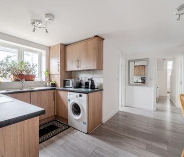 4 bedroom semi-detached house to rent - Photo 4