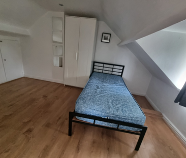 5 Bed Student Accommodation - Photo 5