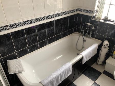 2 Carran Close, Crossmaglen, Newry, BT35 9JN - Photo 3