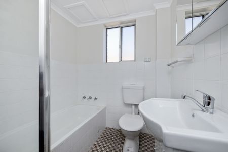 Fully Renovated 2 X Bedroom Unit - Photo 4