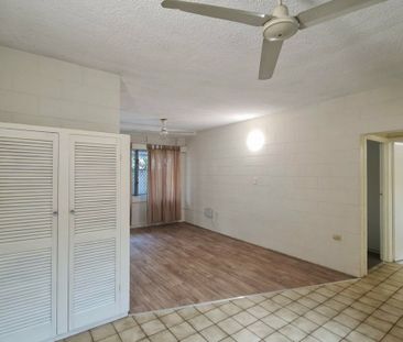 INNER CITY LIVING!!!! - Photo 2