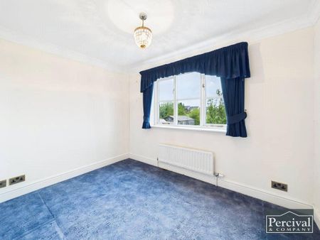 4 bedroom detached house to rent - Photo 2