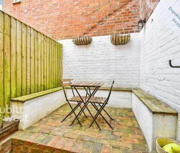 2 bedroom terraced house to rent - Photo 3