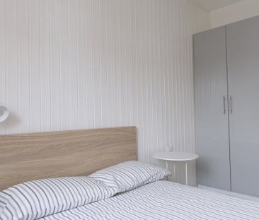 Via Federico Engels, Milan, Lombardy 20153 - Photo 4