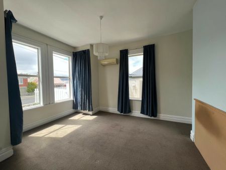 Modernised three bedroom home - Close to CBD and transport - Photo 3