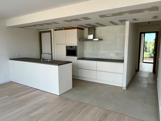 Aangenaam leefappartement met 2 slaapkamers in nieuwbouwresidentie - Photo 1