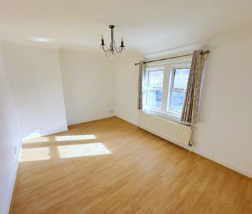 2 bedroom semi-detached house to rent - Photo 4