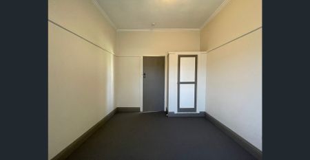 RENOVATED THREE BEDROOM HOME ! - Photo 2