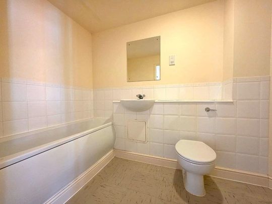 East Stour Way, Ashford, TN24 0SX - Photo 1