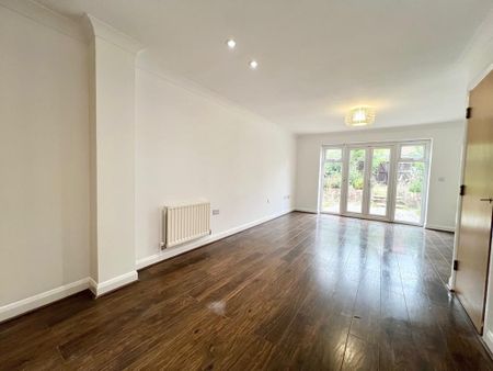 3 bedroom terraced house to rent - Photo 3