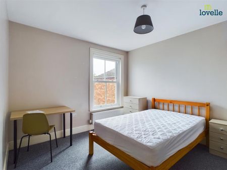 4 bedroom terraced house to rent - Photo 5