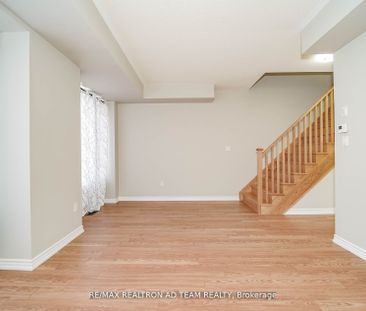 For Lease - 13 Hallmark Way, Whitby, Ontario - Photo 3