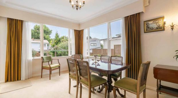 Family Home in Epsom - Photo 1