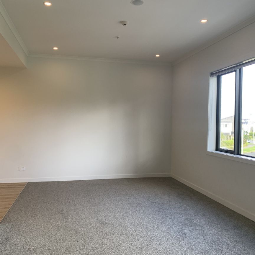 Unit 13, 194 Buckley Avenue, Hobsonville, Auckland - Photo 1