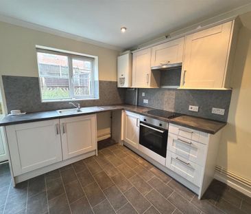 2 bedroom semi-detached house to rent - Photo 2