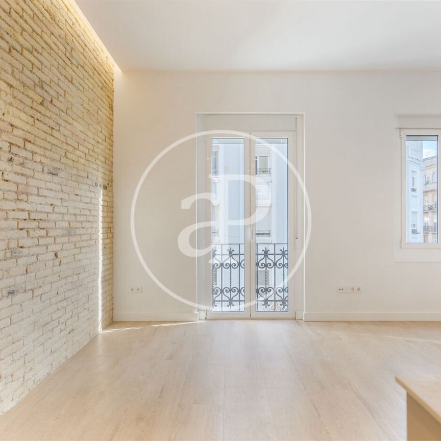 Flat for rent with views in Gran Vía (Valencia) - Photo 1