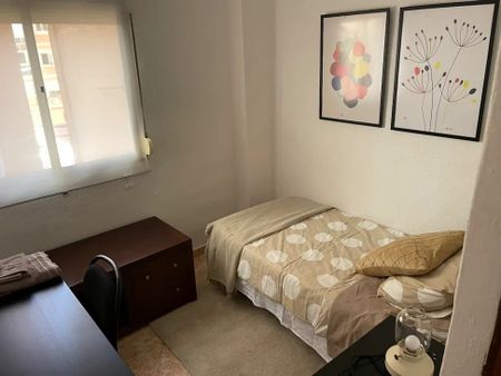 Calle Segismundo Moret, Málaga, Andalusia 29011 - Photo 3