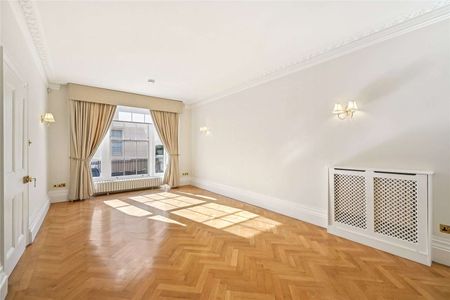 A five bedroom semi-detached house is available to rent in Regent's Park - Photo 2