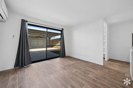 18 Nystrom Street - Photo 5