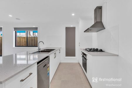 7 Kite Street, 3336, Deanside Vic - Photo 3
