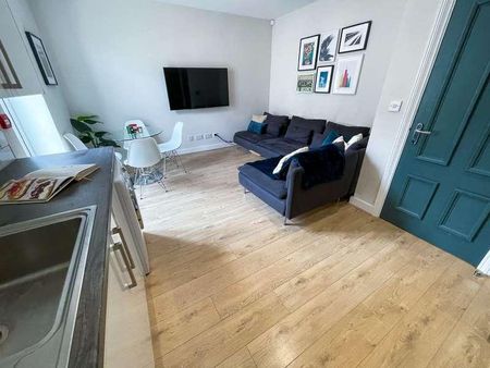 Thornes Road, L6 - Photo 2