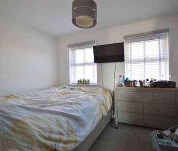 2 bedroom semi-detached house to rent - Photo 3