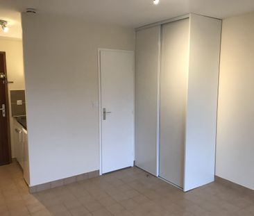Location Appartement 1 pièce 19m² ST MARTIN D HERES 38400 - Photo 2