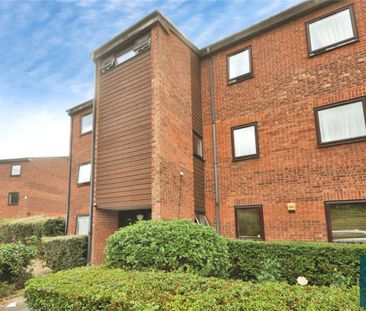 Rowlands Close, NW7, London - Photo 3