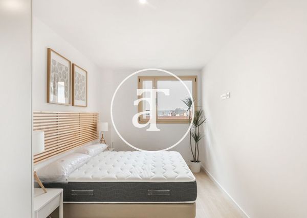 2-bedroom apartment for rent with study and balcony in Badalona
