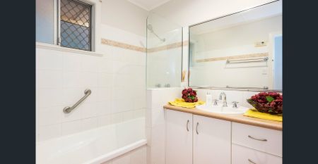 Centenary Heights - 3 Bedroom surprise package! - Photo 2