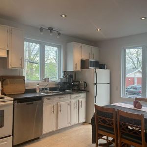 5 et demi très bien situé semi meublé - Photo 2