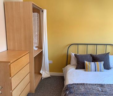 4 Bed Semi-Detached House, Radcliffe Mount, NG2 - Photo 4