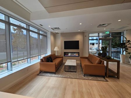 For Lease - 3250 Carding Mill Trail, Oakville, Ontario - Photo 3