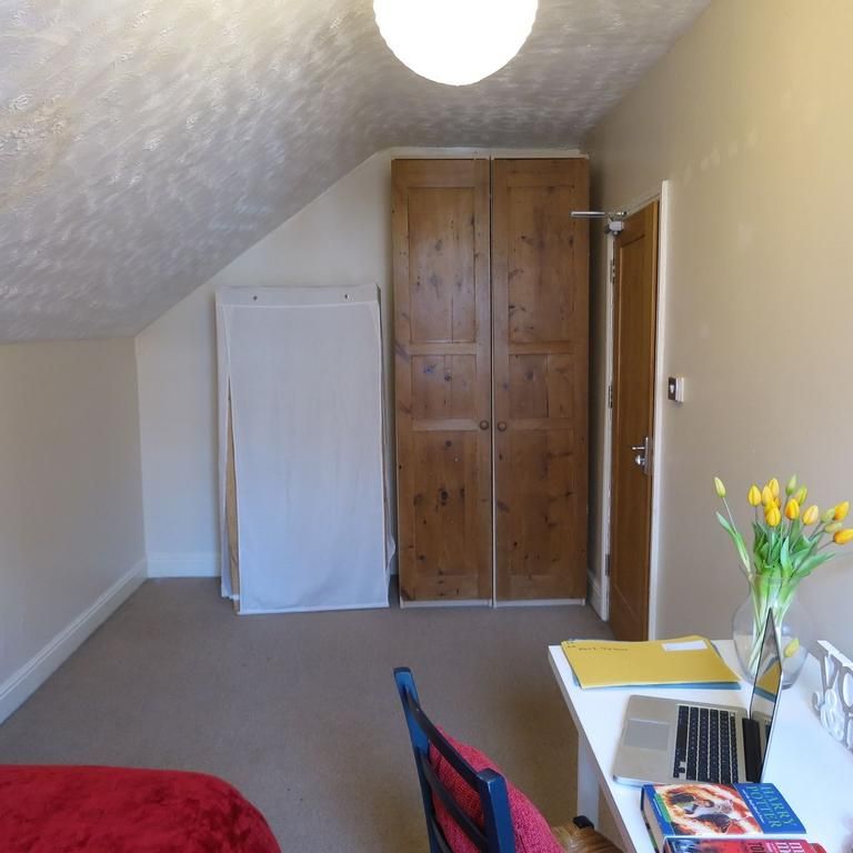 1 bedroom in a house share to rent - Photo 1