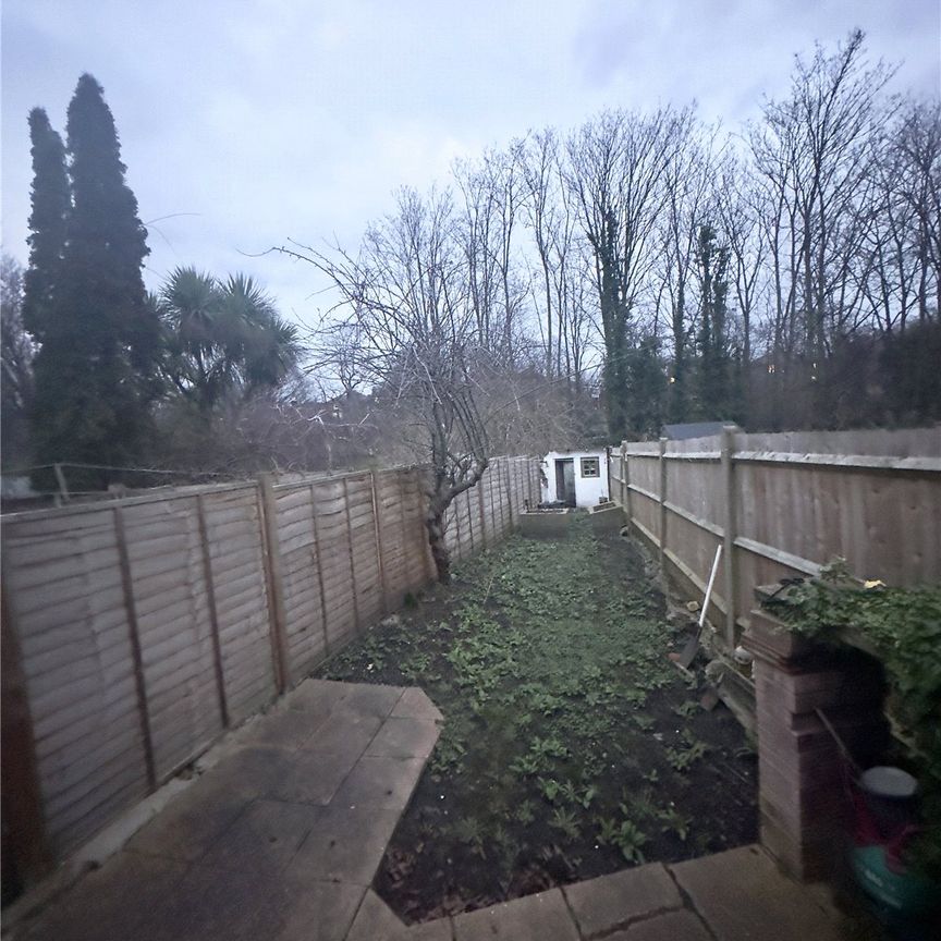 Double Bedroom in Shared House, Hither Green - Photo 1