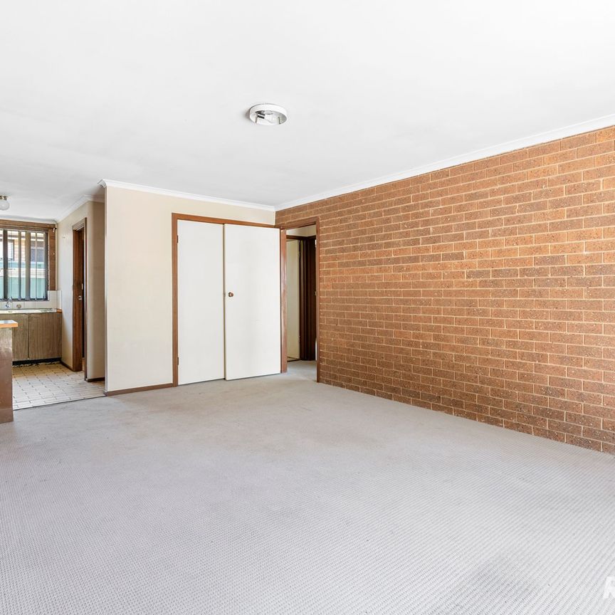 Well-Priced 2 Bedroom Unit Offering Easy Living - Photo 1