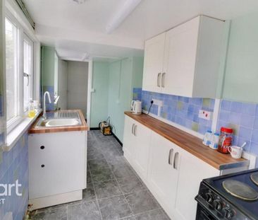 2 bedroom end of terrace house to rent - Photo 6