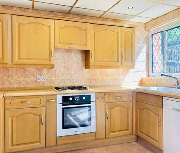 Lawdon Gardens, Croydon, CR0 - Photo 2