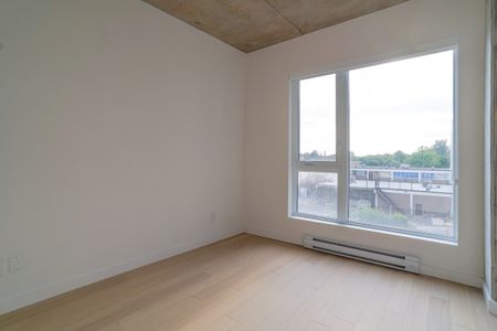 Condo de 2 chambres offert en location semi-meublée ! - Photo 4