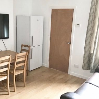 Modern 4 Bedroom Student House Just 5 Minutes from the City Centre - Photo 1