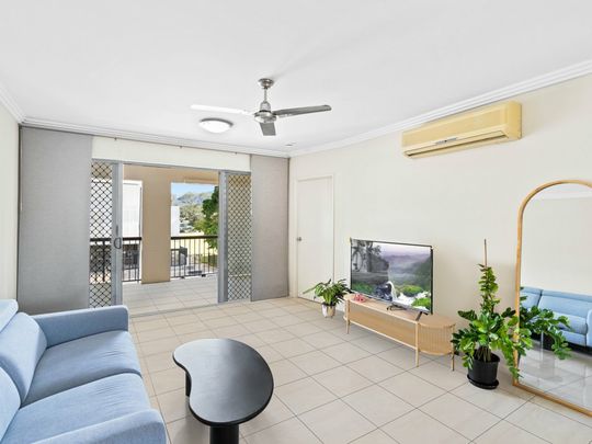 INNER CITY LIVING !!! - Photo 1