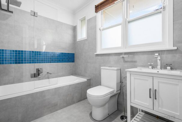GREAT FAMILY HOME | PERFECT LOCATION | LARGE REAR GARDEN - Photo 1