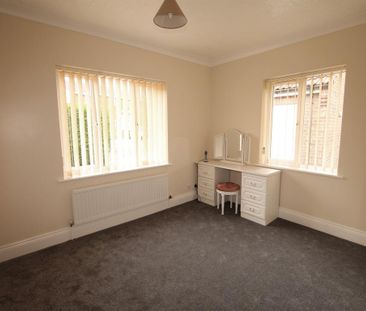 3 bedroom detached bungalow to rent - Photo 1