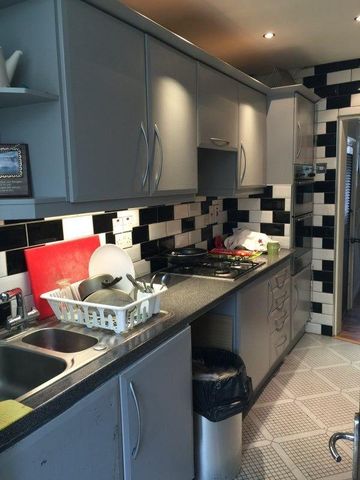 1 bedroom in a house share to rent - Photo 5