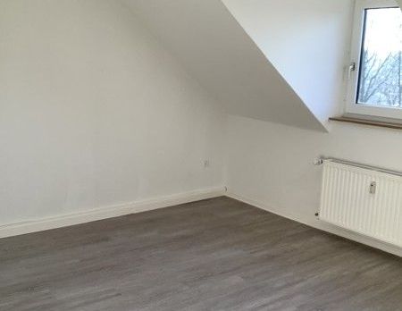 Ab sofort: Wohnung für Individualisten. Altbau mit entsprechend schön geschnittenen, renovierten 3 Zimmern - Foto 1